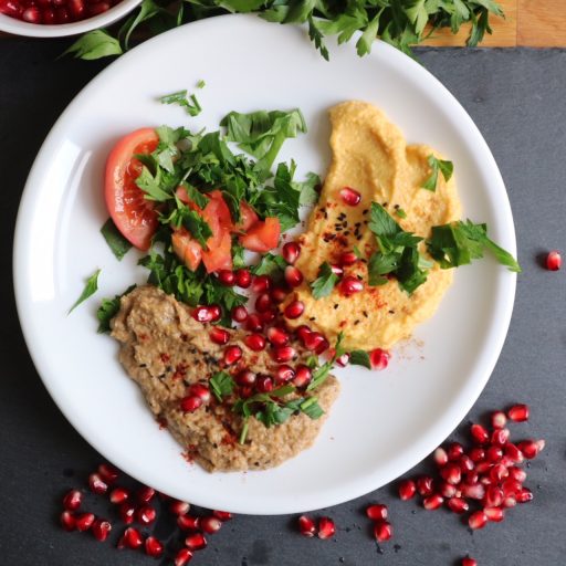 Baba Ghanoush und Hummus Serviervorschlag